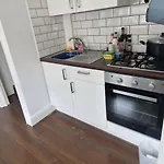Comfy Camden Mezzanine Apartment Can Sleep X3